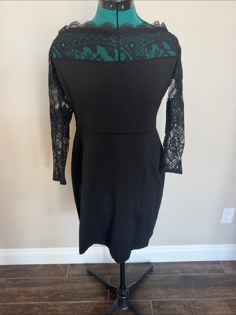BB Dakota Black Lace Boatneck Long Sleeve Dress